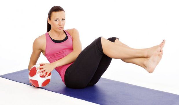 Exercise Diagonal Crunches with the Ball